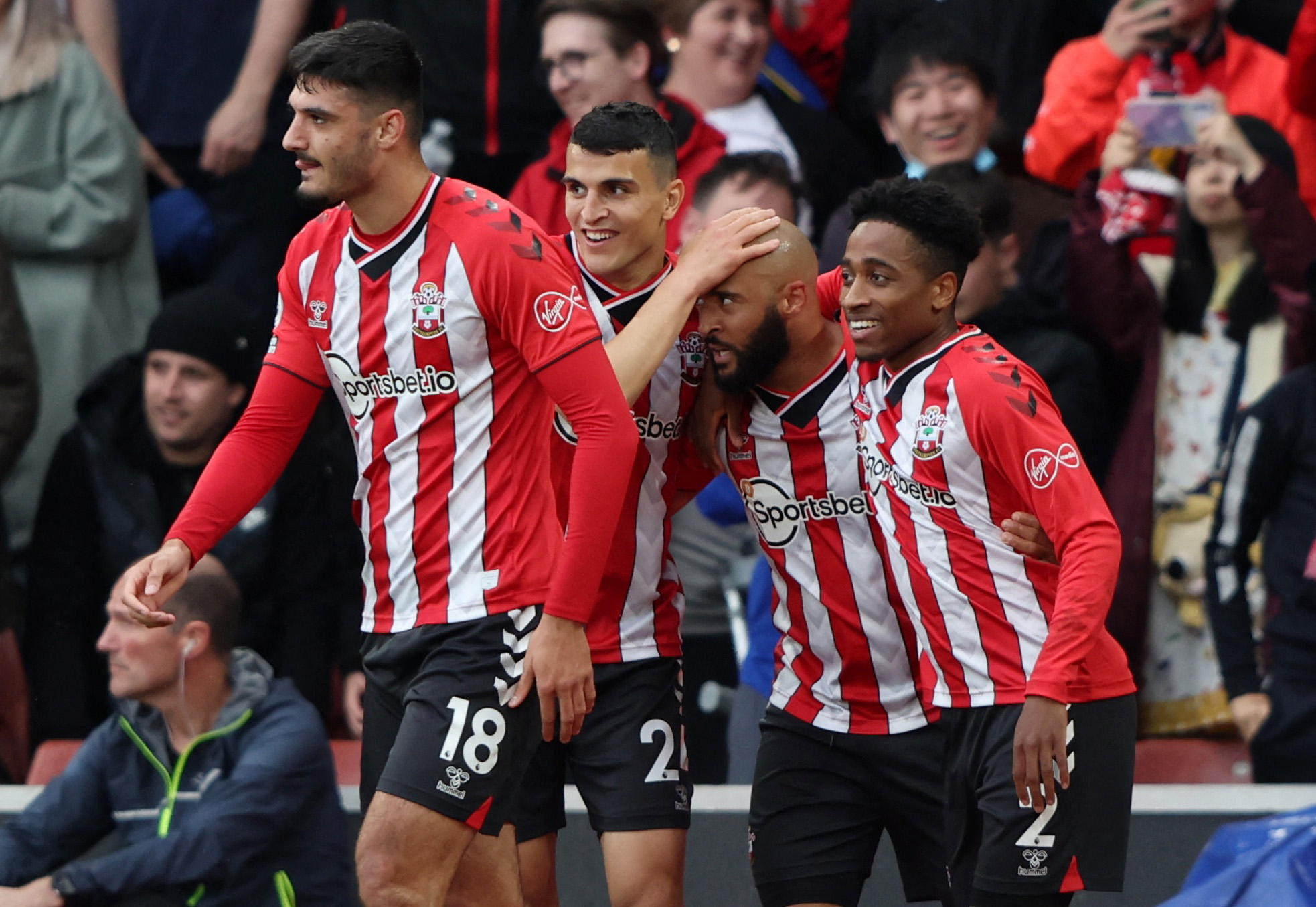 曼联vs西汉姆首发：库尼亚复出，齐尔克泽、小将海文先发