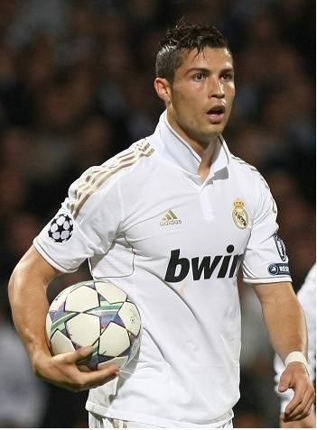 中东媒体：沙特联赛在冬窗将不惜一切代价得到萨拉赫