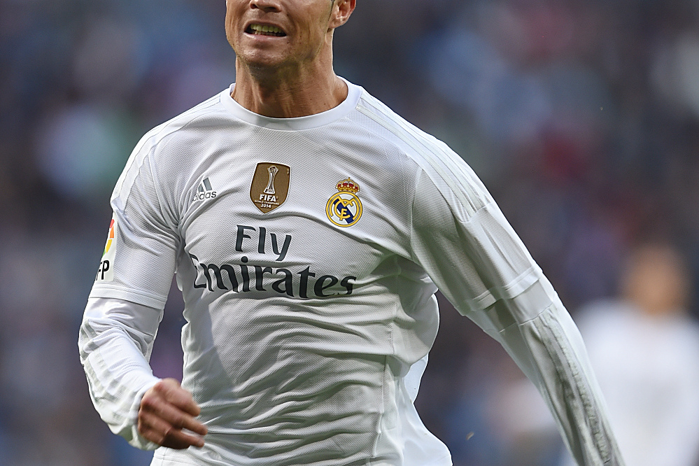 特维斯率塔列雷斯对阵博卡，赛后收到博卡赠送的纪念球衣