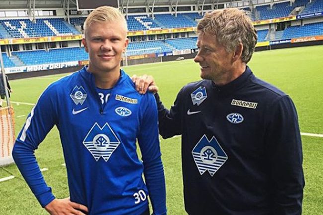 和利物浦一个病情，后防不稳，更衣室失控