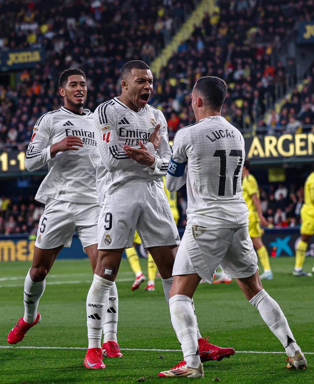 雄鹿猛攻内线拿下硬仗