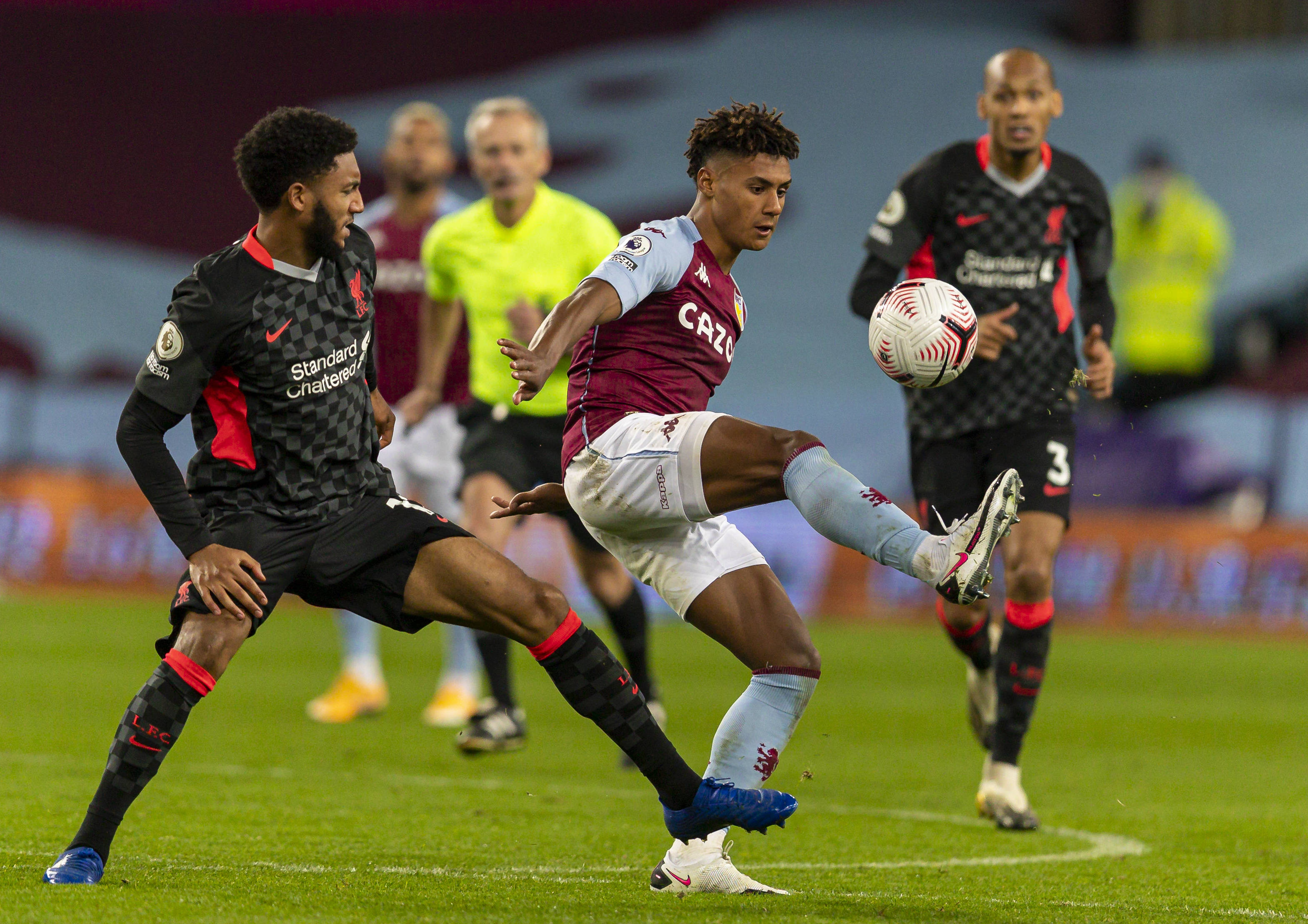 美记：马刺不愿放弃卡斯尔和哈珀，即便交易对象是字母哥