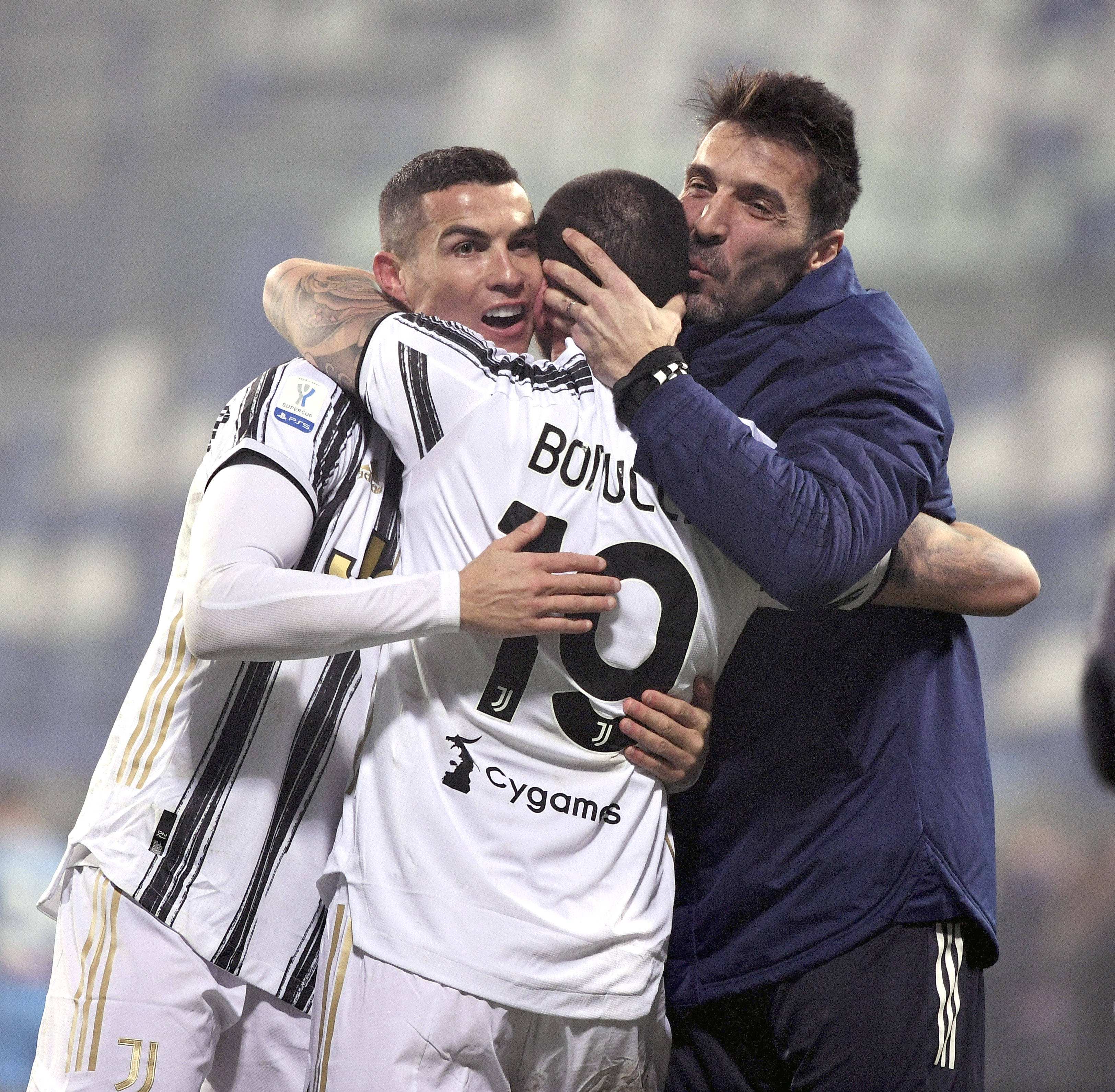 海兰德：泰伦卢在开玩笑，他是一个很棒教练&好人