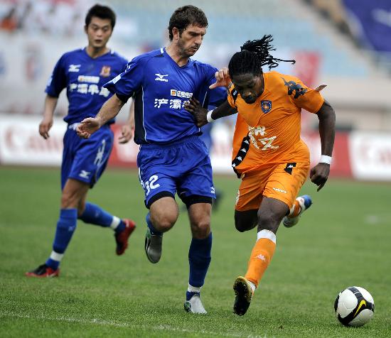 奥斯卡、巴尔加斯赛季前离队，武磊长期伤缺，但海港仍夺冠军