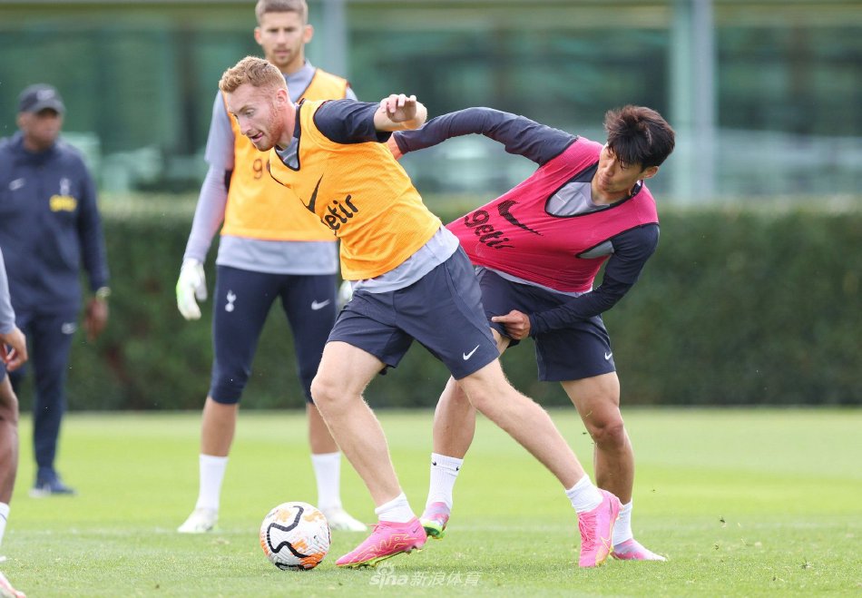 中超末轮前瞻：上海双雄冲击冠军，海牛、梅州争保级最后席位