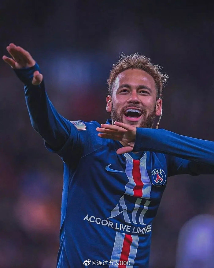 罗马诺：拜仁已经在考虑为伦纳特-卡尔再提供一份新合同