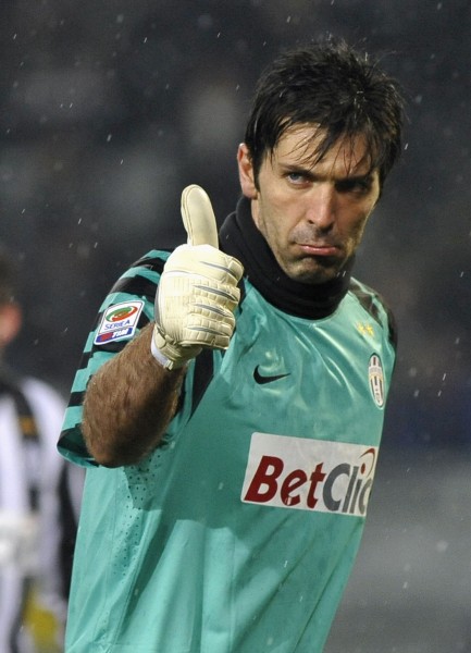 詹姆斯生涯常规赛1015胜升至NBA历史第二，仅次于贾巴尔