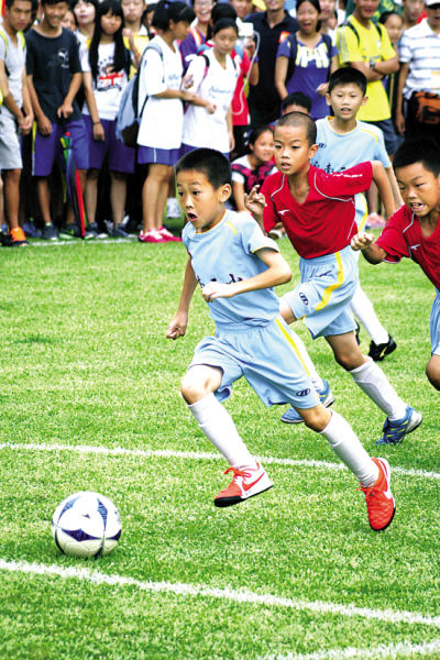 欧冠92年改制后戴帽数前10：梅西、C罗8次第1，姆巴佩5次第4