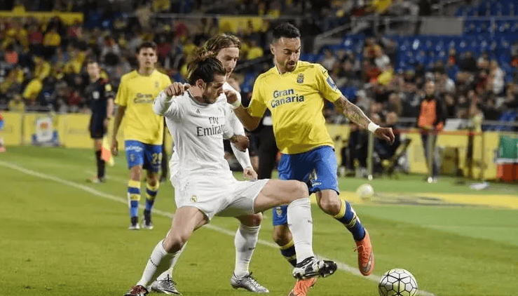 替补球员上场直接送出助攻，全场惊讶