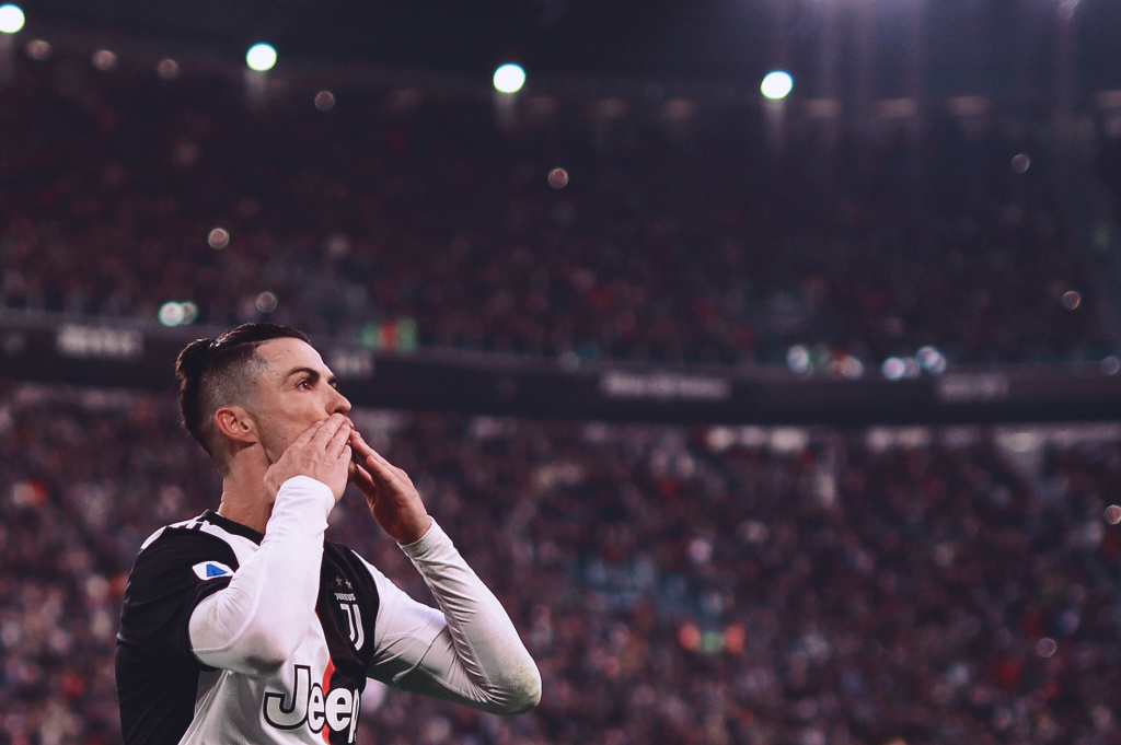 懂球帝2025年10月足坛MVP：姆巴佩蝉联！